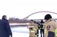 Prezydent Łukasz Kulik nagrodził strażaka (6)