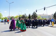 Parada historyczna na 650-lecie Ostrołęki