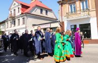 Parada historyczna na 650-lecie Ostrołęki