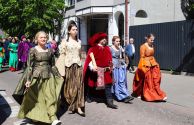 Parada historyczna na 650-lecie Ostrołęki
