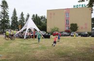 Strefa rodzinna i wyścig dla dzieci (12)