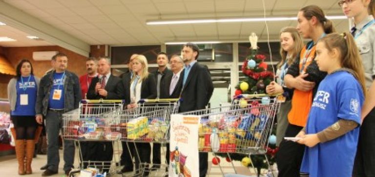 Świąteczna Zbiórka Żywności rozpoczęta