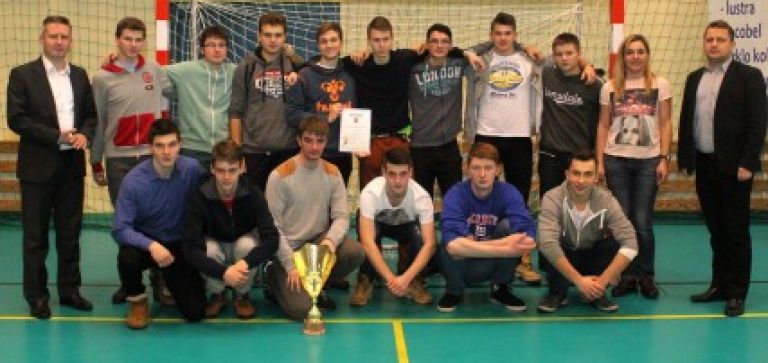 Szczypiorniści z II LO z pucharem prezydenta