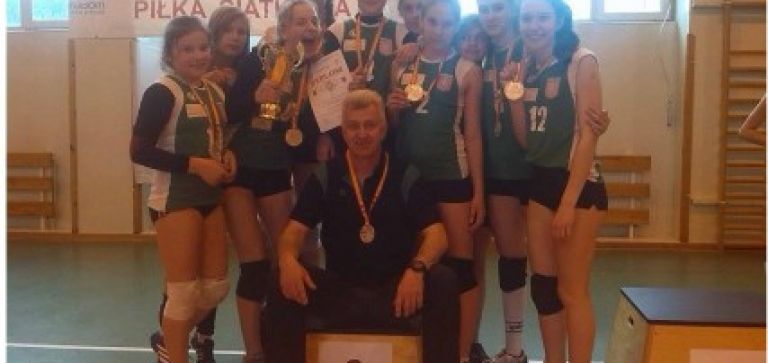 Wicemistrzostwo Mazowsza w mini-siatkówce dla dziewcząt z „Szóstki”