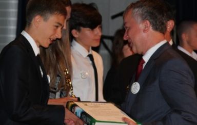 VIII  samorządowa gala uczniowska - samorząd uczniom