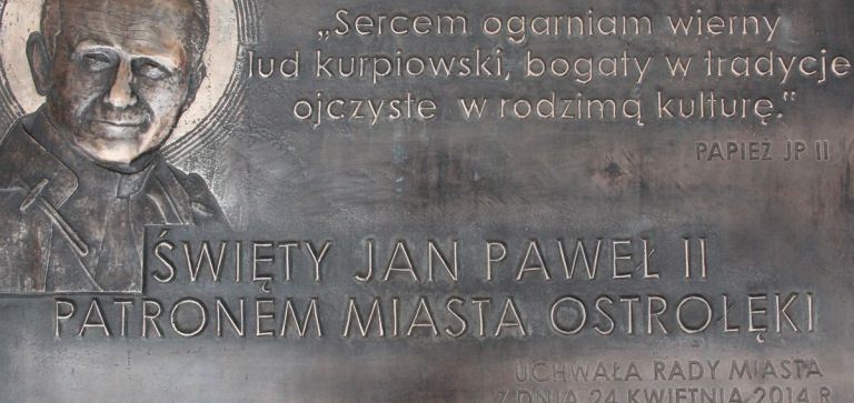 Odsłonięcie tablicy poświęconej patronowi Ostrołęki