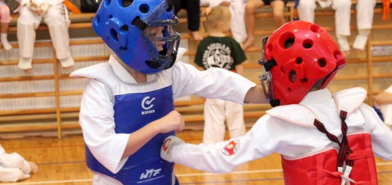 Mikołajki dla ponad setki młodych karateków