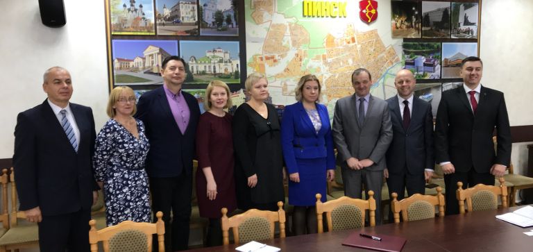 Z pomocą polskiej szkole