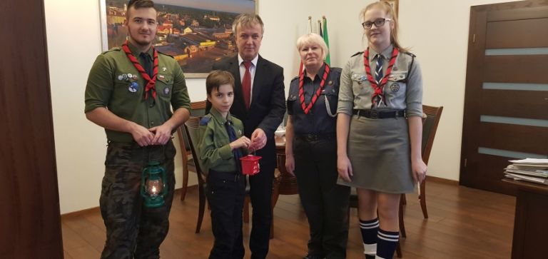 Światło pokoju w ratuszu