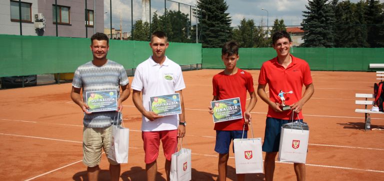 Rywalizowali o tytuł mistrza Ostrołęki w tenisie ziemnym 