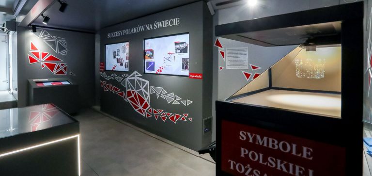 Wyjątkowa wystawa odwiedzi Ostrołękę w Dniu Niepodległości