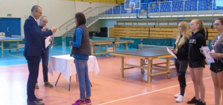 Monika Kujawa z ZSZ Nr 2 Mistrzynią Ostrołęki w tenisie stołowym
