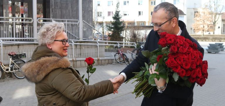 Życzenia i kwiaty dla ostrołęczanek