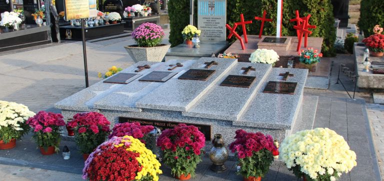 Upamiętnienie żołnierzy wyklętych pochowanych na ostrołęckim cmentarzu