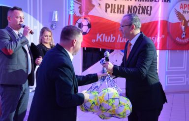 Piłki meczowe dla APN Ostrołęka