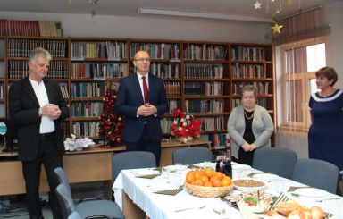 Świąteczny klimat w bibliotece publicznej