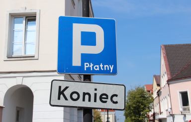 Zawieszamy strefę płatnego parkowania