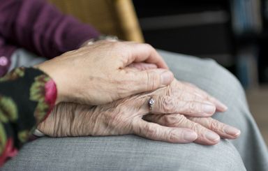 Pomoc dla opiekunów niesamodzielnych osób starszych 60+