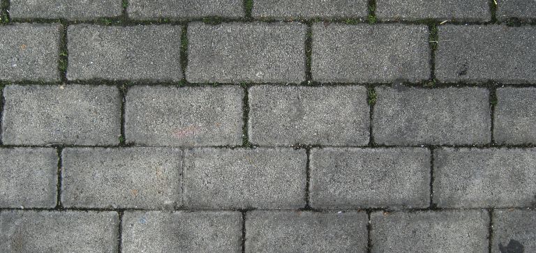 Przetarg ofertowy na sprzedaż kostki brukowej