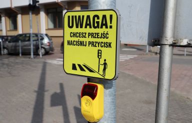 Uruchamiamy przyciski na przejściach dla pieszych