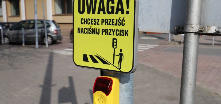 Uruchamiamy przyciski na przejściach dla pieszych