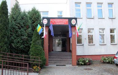 Wprowadzamy nauczanie hybrydowe w szkołach ponadpodstawowych