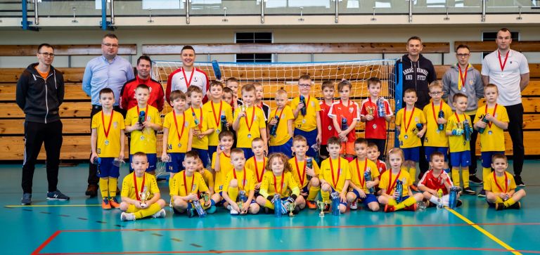 Turniej dzikich drużyn w halowej piłce nożnej dla dzieci z roczników 2014/15 i młodszych