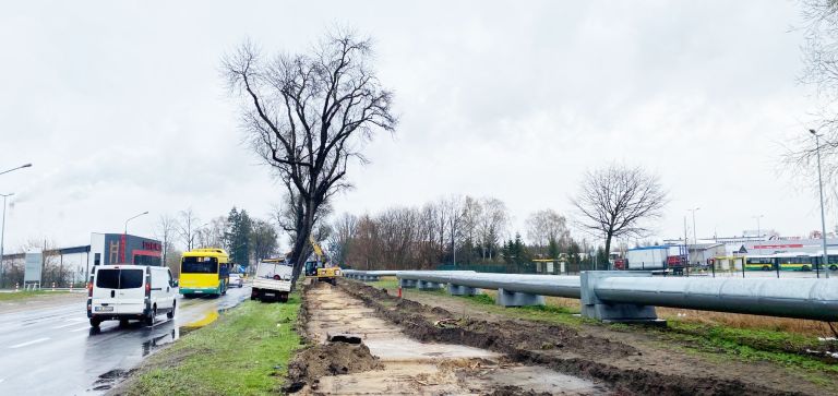 Aleja Wojska Polskiego: trwa budowa ścieżki rowerowej wraz z ciągiem pieszym