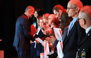 Uroczysta Sesja Rady Miasta - osoby odznaczone i laureaci nagród