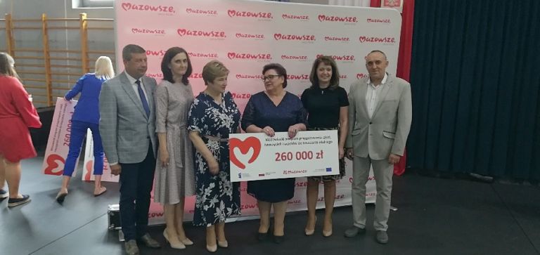 260 tys. zł wsparcia dla ostrołęckich szkół