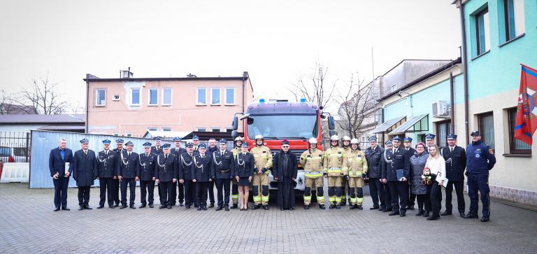 Oficjalne przekazanie nowego wozu OSP