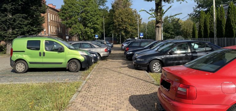 Zamknięcie parkingu przy ulicy Koszarowej