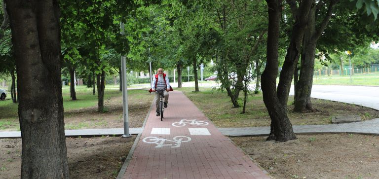 Droga rowerowa przy ulicy Modrzejewskiej 